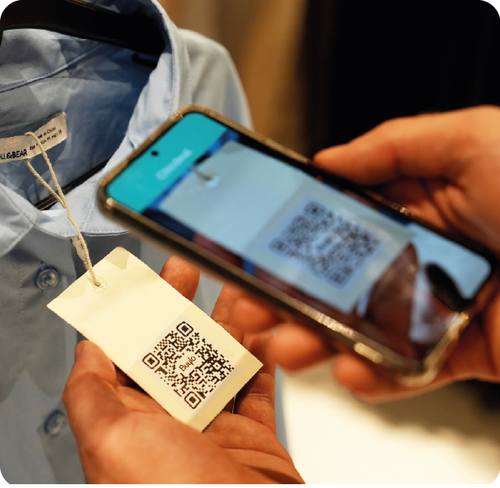Reading the QR code